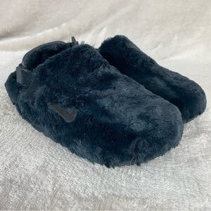 Nike Calm Mule SE Womens Sandals Size 9 Black Fuzzy Fur Slip On